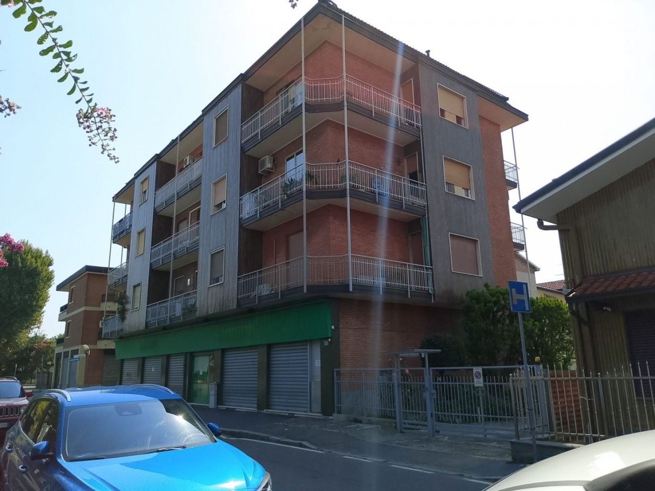 3 rooms Apartment in Cinisello Balsamo, Italy No. 339021