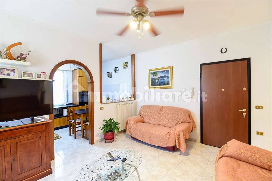 3-salle Appartement à Paderno Dugnano, Italy No. 362149
