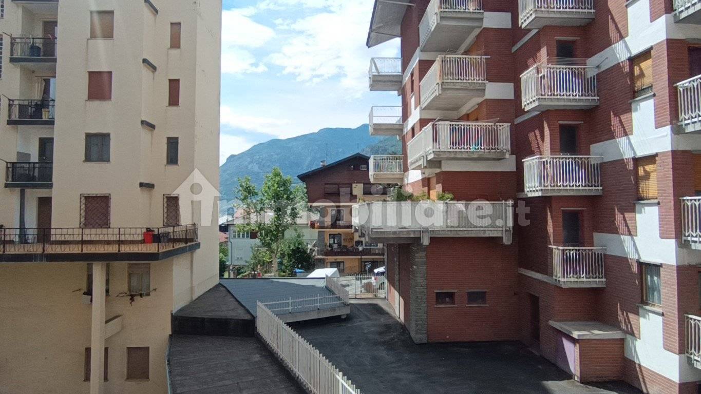 3 Schlafzimmer Wohnung in Saint Vincent, Italy, Nr. 284151
