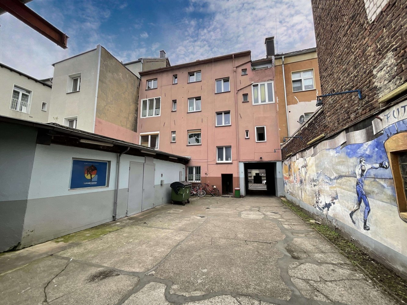 916m² Building in Gelsenkirchen, Germany No. 269274