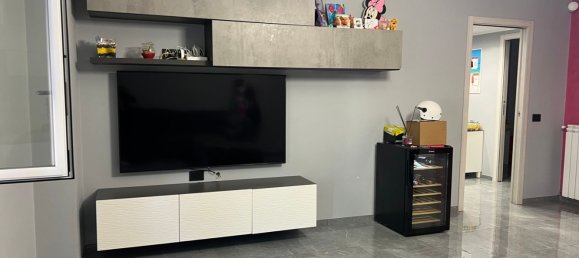 4 bedrooms Apartment in Rome, Italy No. 341795 6