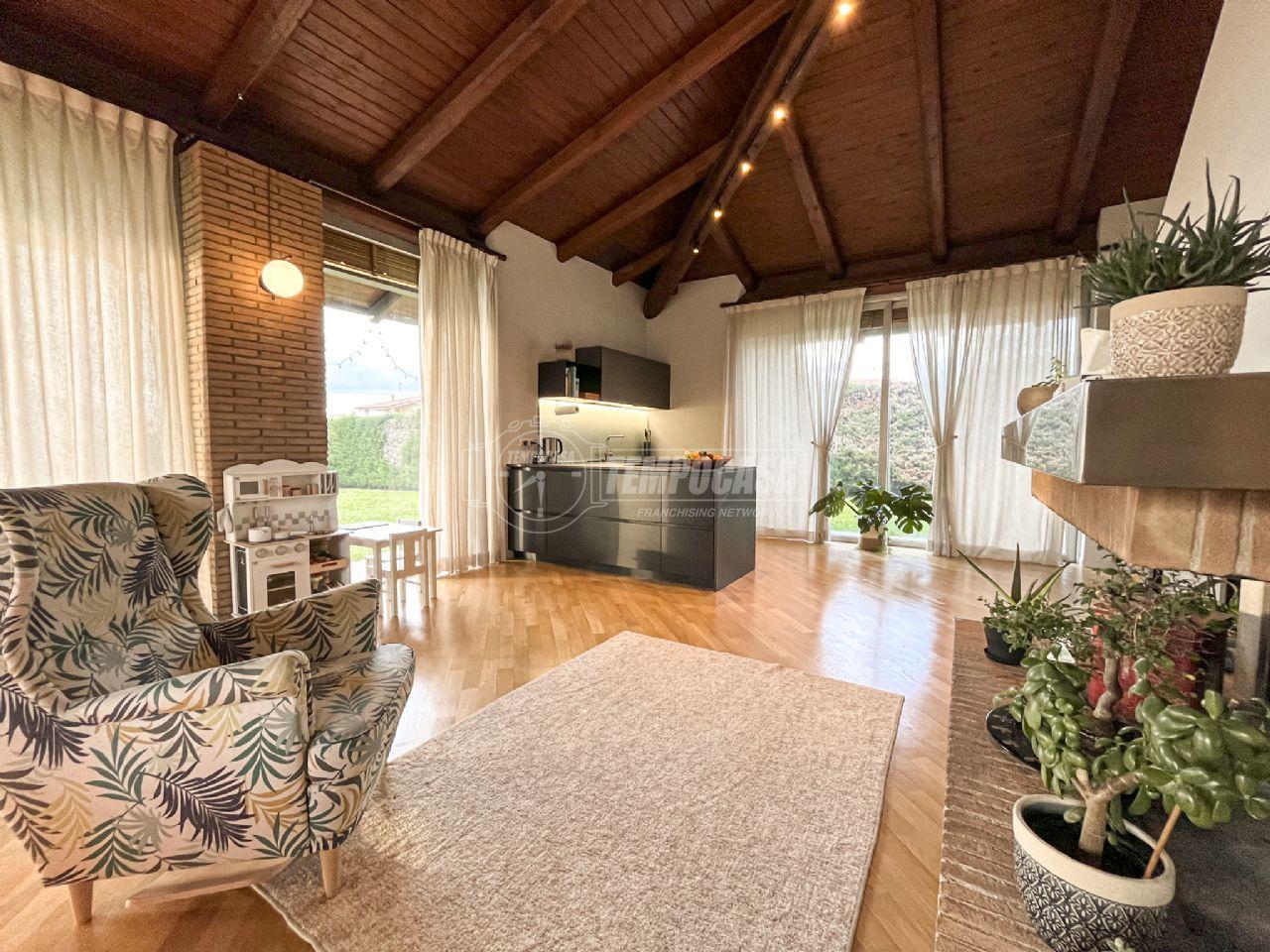 5 rooms Villa in Vitorchiano, Italy No. 128462