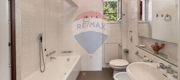 6 bedrooms Villa in Sulbiate, Italy No. 288474 8