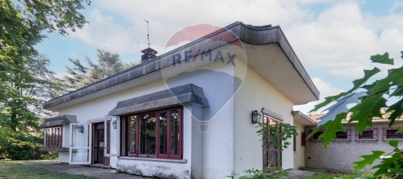 6 bedrooms Villa in Sulbiate, Italy No. 288474 45