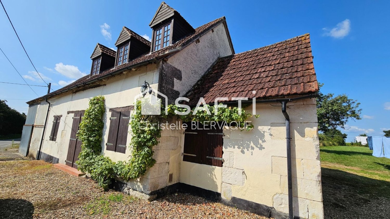 6 bedrooms House in Charnizay, France No. 286976