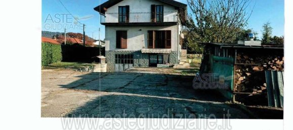 9 rooms Apartment in Mercallo, Italy No. 12971 2