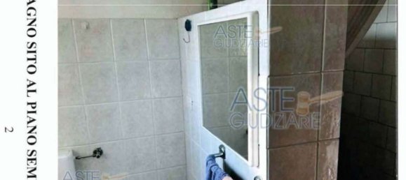 9 rooms Apartment in Mercallo, Italy No. 12971 9