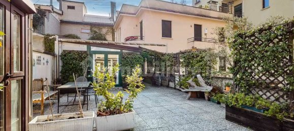 6 bedrooms Apartment in Milan, Italy No. 374360 2
