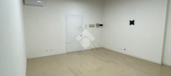 178m² Commercial property in Verona, Italy No. 135429 13