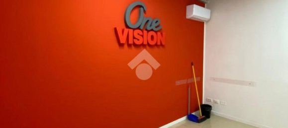 178m² Commercial property in Verona, Italy No. 135429 24