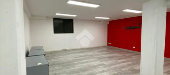 178m² Commercial property in Verona, Italy No. 135429 18