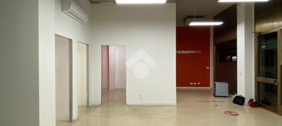 178m² Commercial property in Verona, Italy No. 135429 3