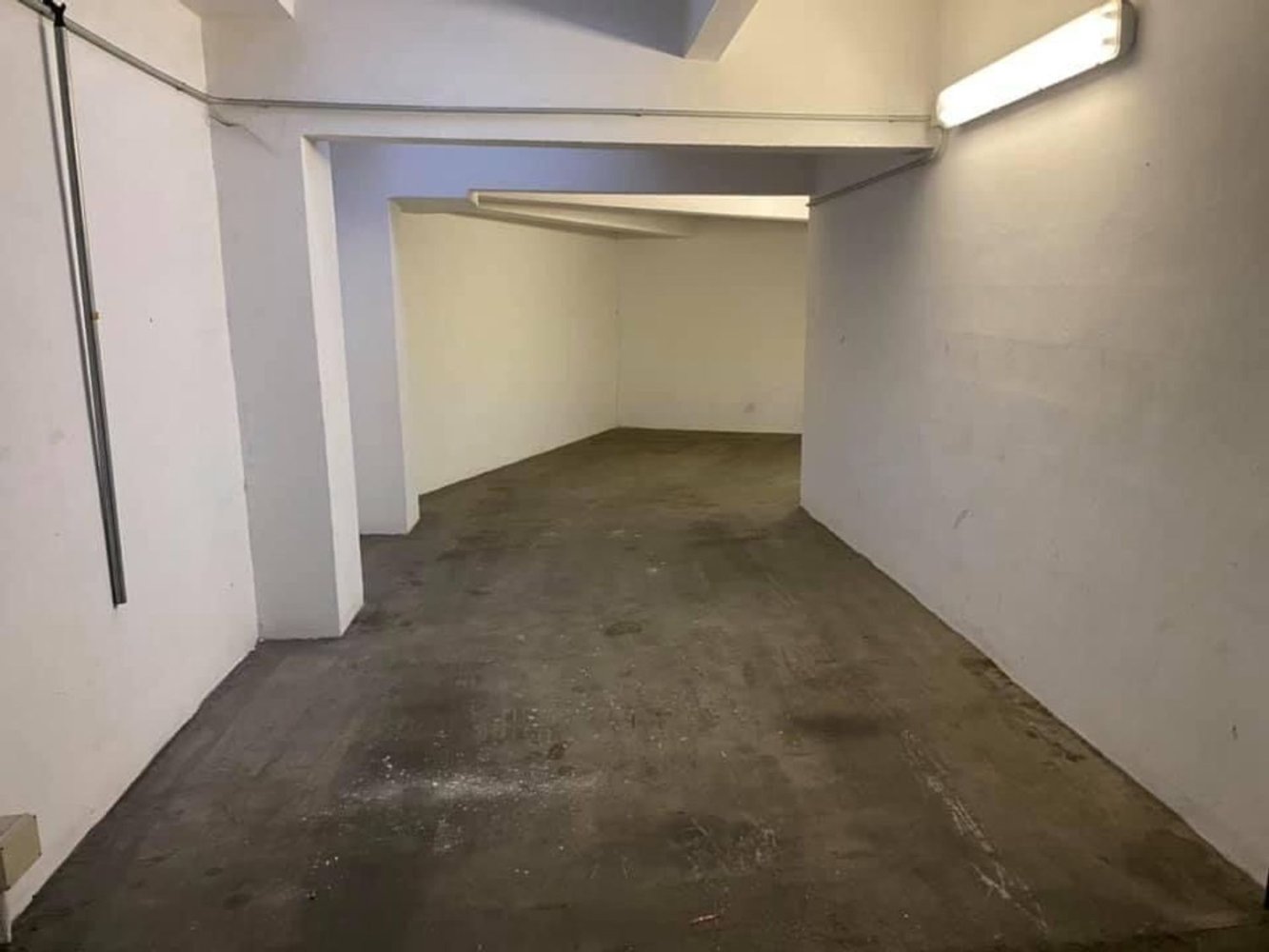28m² Garage in Genoa, Italy No. 234666