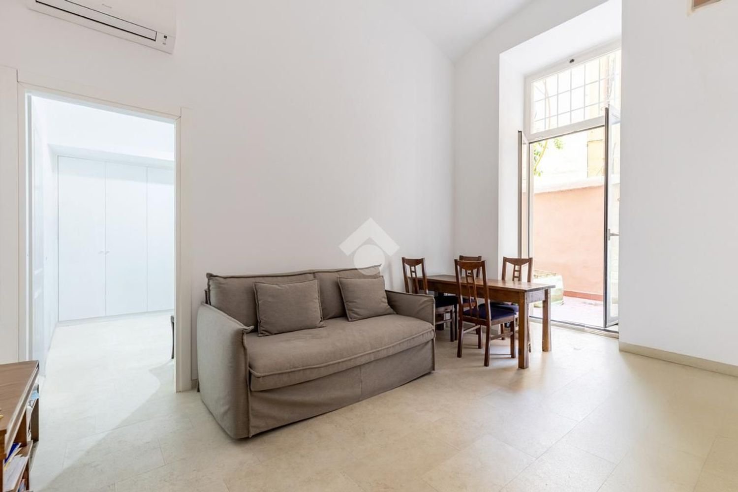 2-Zimmer Wohnung in Rome, Italy, Nr. 293359