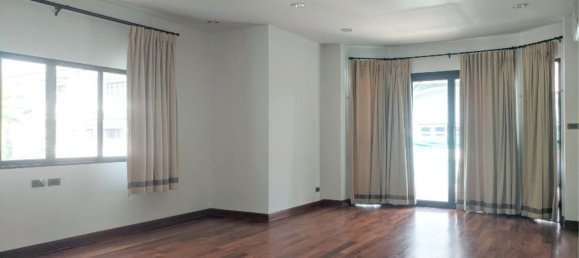 4 غرف نوم مقهى / مطعم في Bangkok, Thailand رقم 549 9