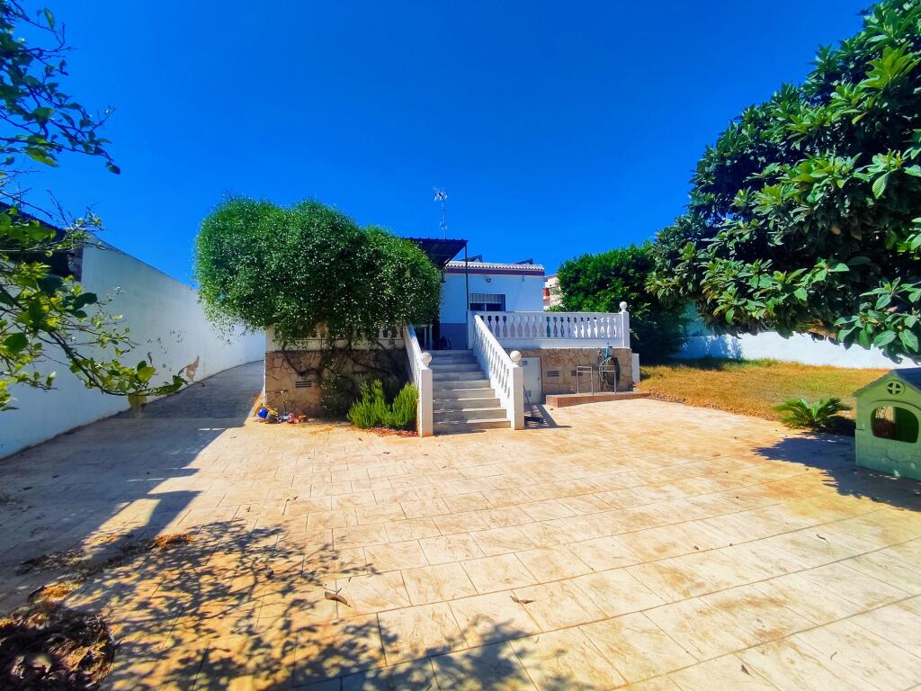 4 bedrooms Villa in Valencia, Spain No. 217876