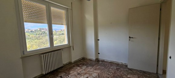 Квартира с 4 комнатами в Фрозиноне, Италия № 227624 15