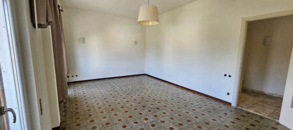 Квартира с 4 комнатами в Фрозиноне, Италия № 227624 6