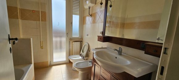 Квартира с 4 комнатами в Фрозиноне, Италия № 227624 11