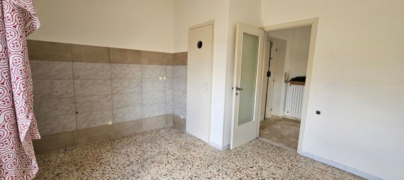 Квартира с 4 комнатами в Фрозиноне, Италия № 227624 3