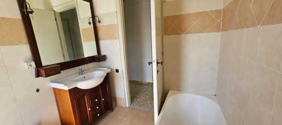 Квартира с 4 комнатами в Фрозиноне, Италия № 227624 12