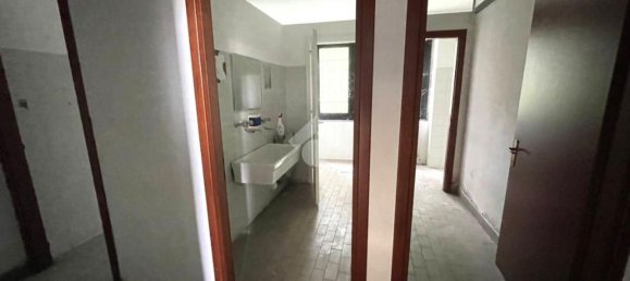 Lagerhaus in Legnano, Italy 900m², Nr. 282746 28