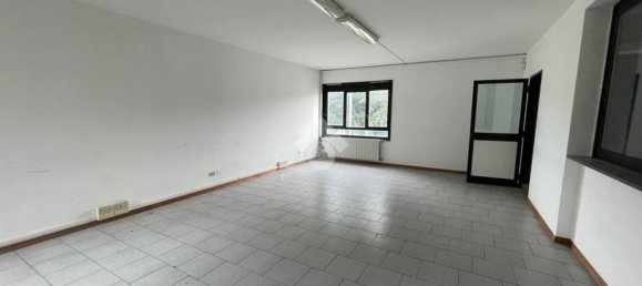 Lagerhaus in Legnano, Italy 900m², Nr. 282746 30
