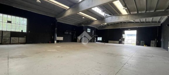 Lagerhaus in Legnano, Italy 900m², Nr. 282746 10