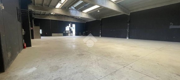 Lagerhaus in Legnano, Italy 900m², Nr. 282746 21