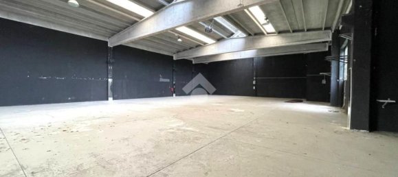 Lagerhaus in Legnano, Italy 900m², Nr. 282746 9