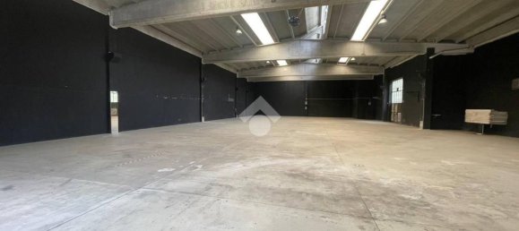 Lagerhaus in Legnano, Italy 900m², Nr. 282746 23