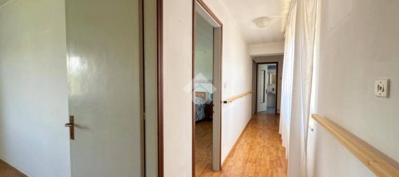 3 bedrooms House in Udine, Italy No. 294711 12