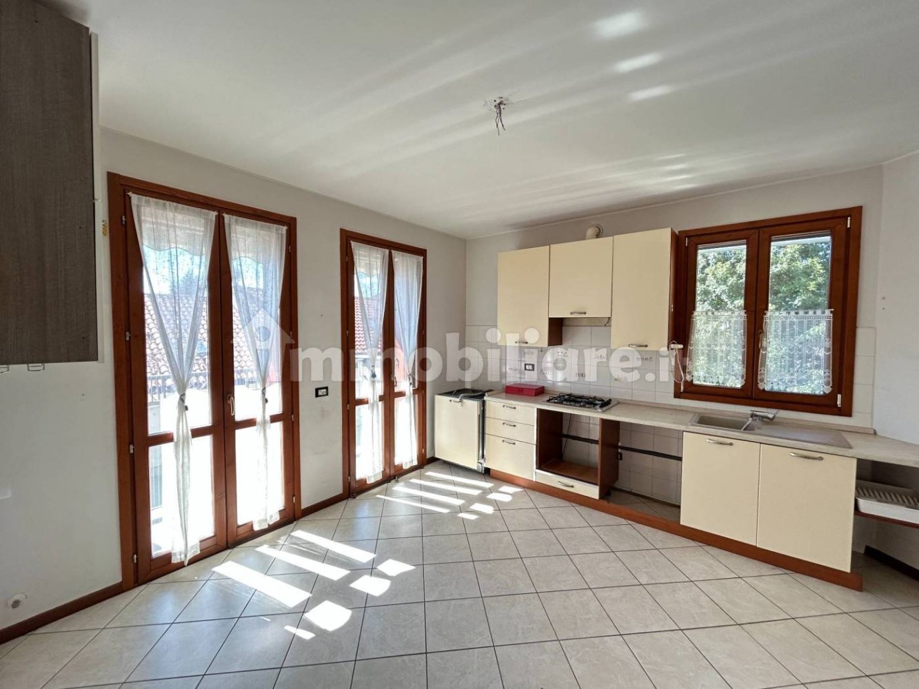 1 غرف نوم شقة في Bellinzago Lombardo, Italy رقم 355062