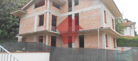 3 bedrooms House in Vinci, Italy No. 73374 2