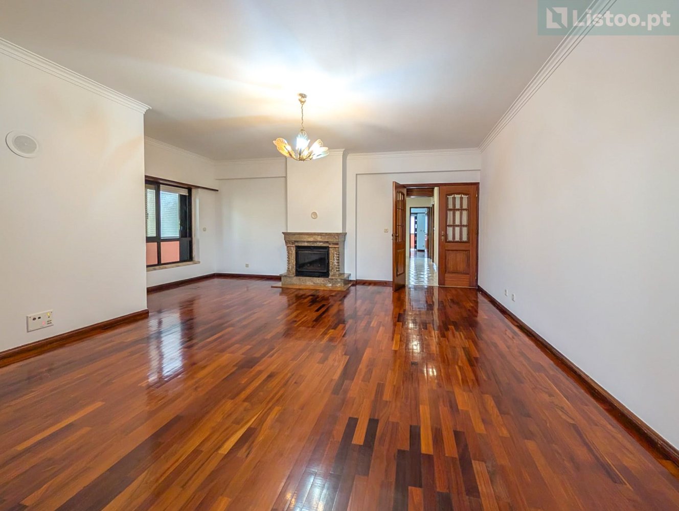 3 bedrooms Apartment in Lisbon, Portugal No. 107338