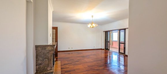 3 bedrooms Apartment in Lisbon, Portugal No. 107338 5