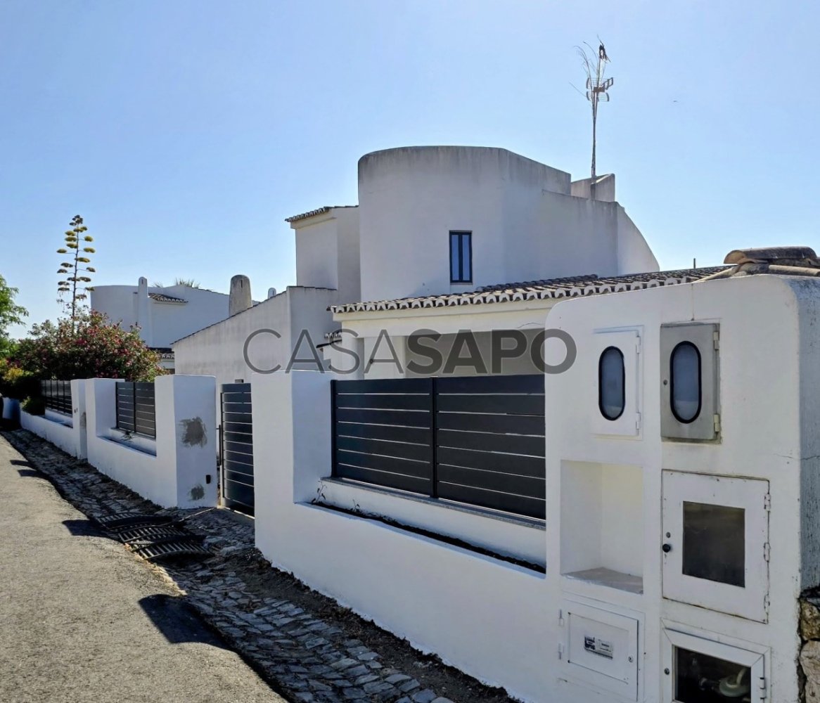 3 bedrooms House in Alvor, Portugal No. 253796