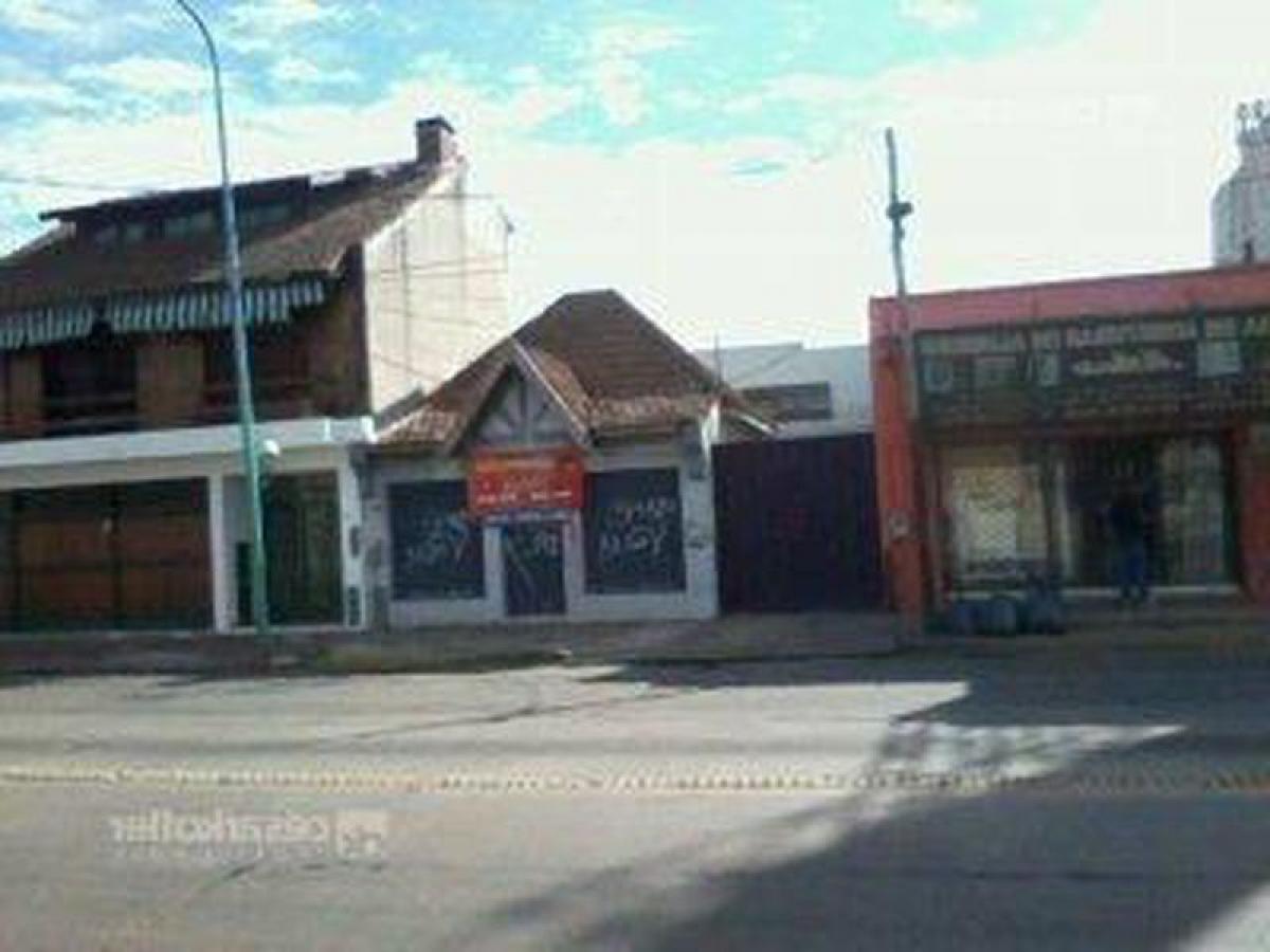  Commercial property in Lomas de Zamora, Argentina No. 23690