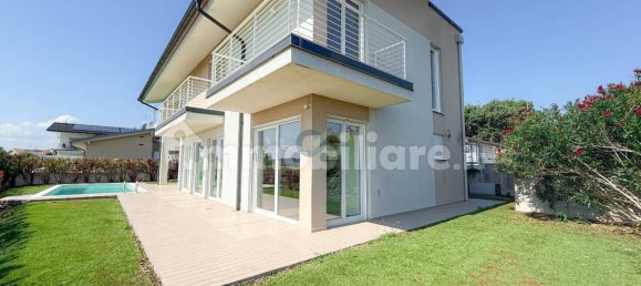 3 bedrooms Villa in Lonato del Garda, Italy No. 273283 12