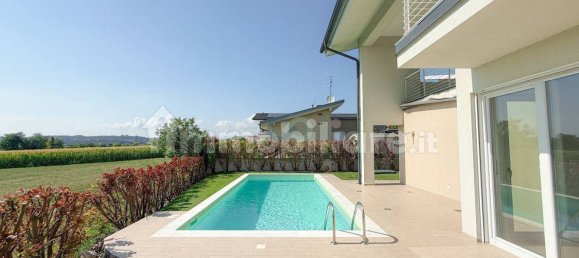 3 bedrooms Villa in Lonato del Garda, Italy No. 273283 5