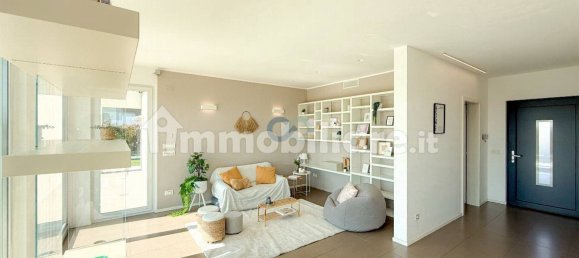 3 bedrooms Villa in Lonato del Garda, Italy No. 273283 20