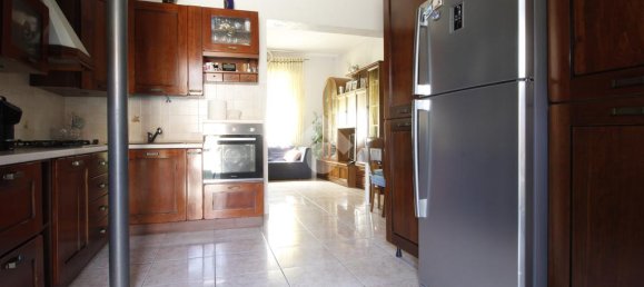 2 bedrooms House in Cerro Maggiore, Italy No. 263382 8