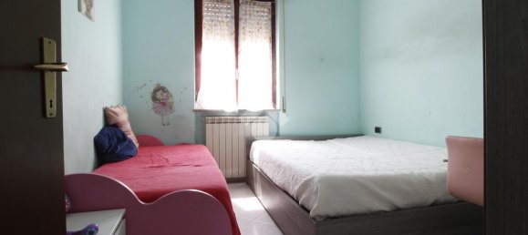 2 bedrooms House in Cerro Maggiore, Italy No. 263382 13