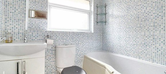 3 bedrooms House in Hayes, United Kingdom No. 5087 16