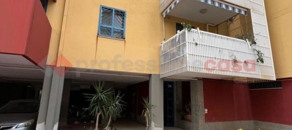 4 rooms Apartment in Bari, Italy No. 13068 2