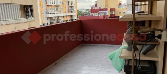 4 rooms Apartment in Bari, Italy No. 13068 3