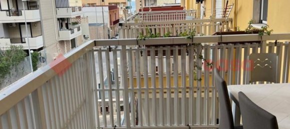 4 rooms Apartment in Bari, Italy No. 13068 9