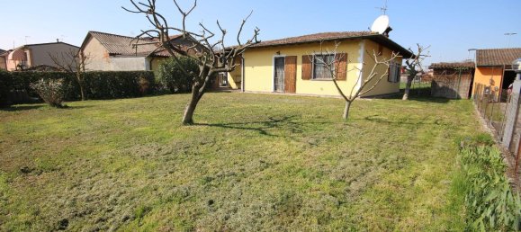 5 rooms Villa in Moscazzano, Italy No. 110567 4