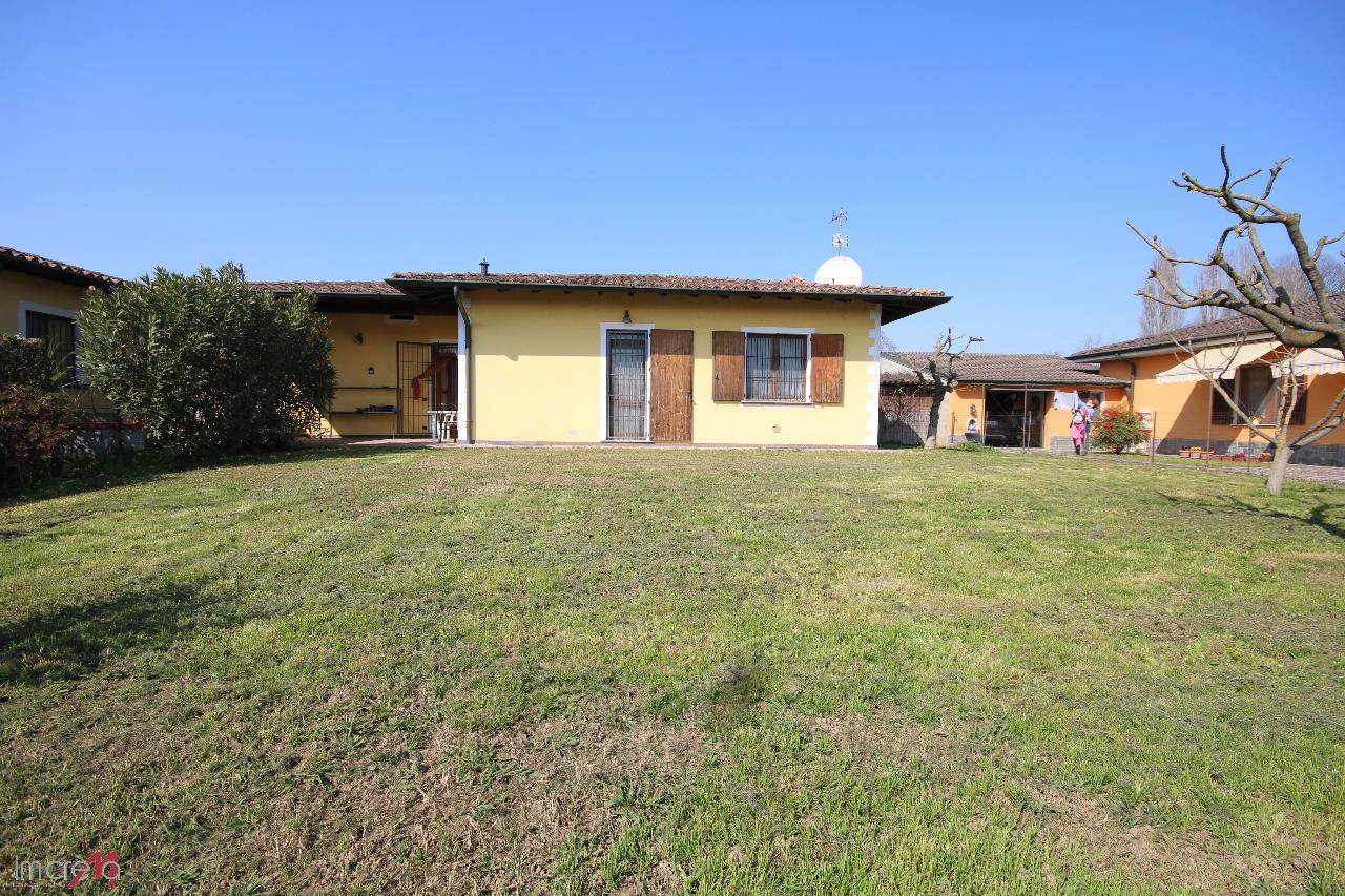 5 rooms Villa in Moscazzano, Italy No. 110567