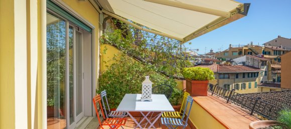 5 rooms Penthouse in Florence, Italy No. 358798 2